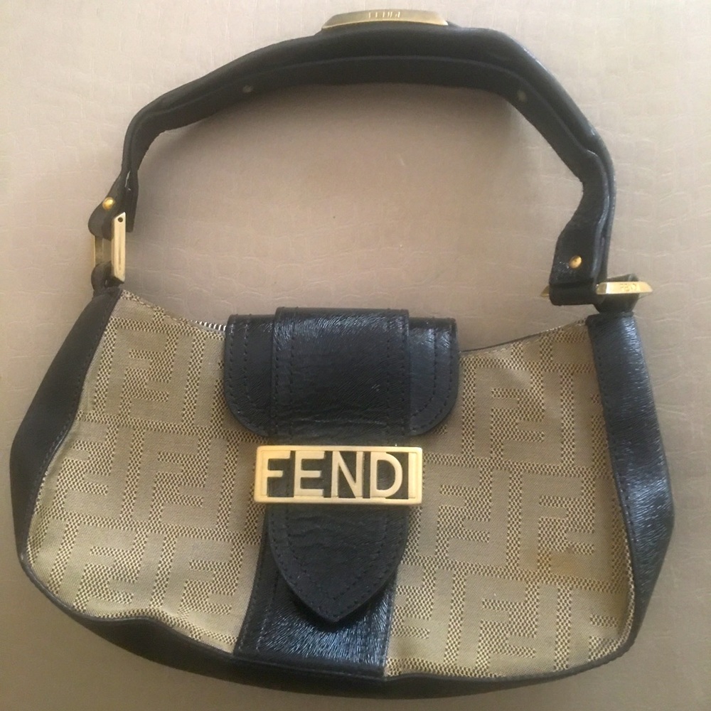 Fendi Logo Baguette